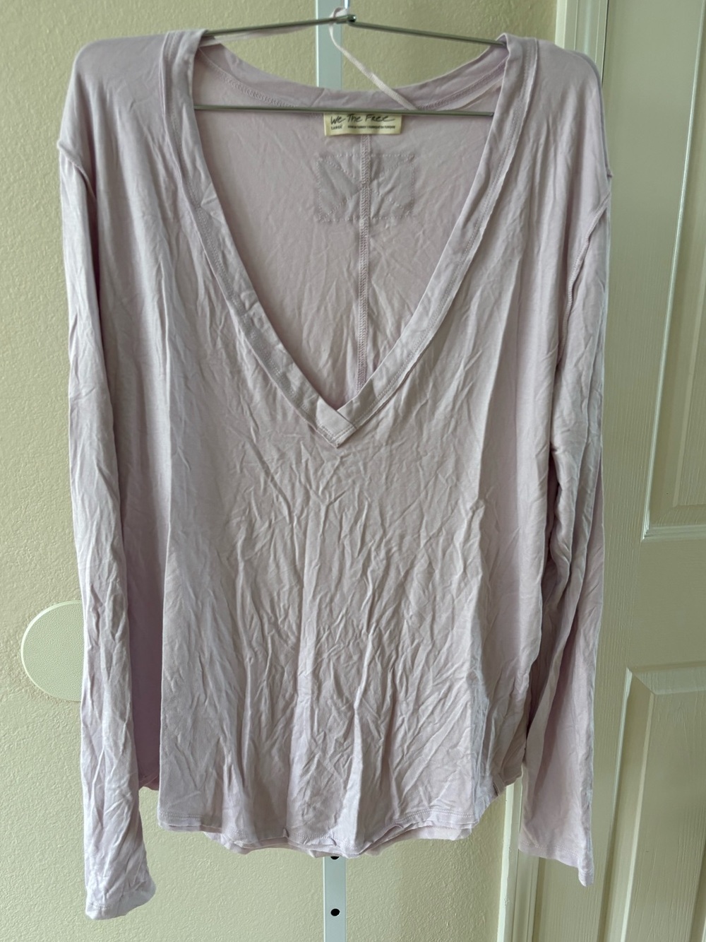 NWOT - We The Free Nina V-Neck Long-Sleeve Tee in Lilac - Size L
